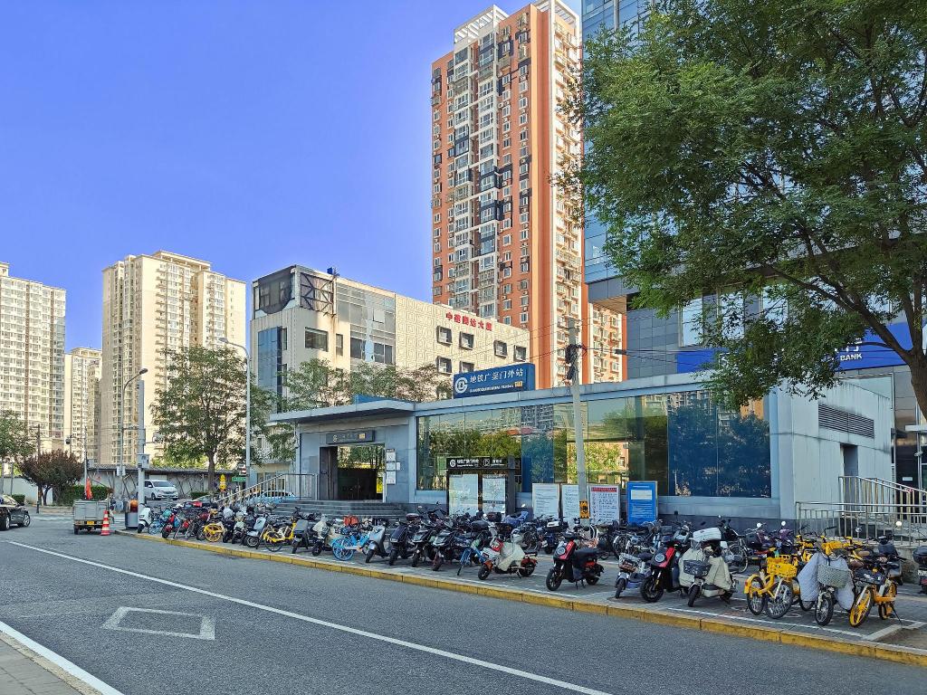 Фото Manxin Beijing Guangqumen Hotel