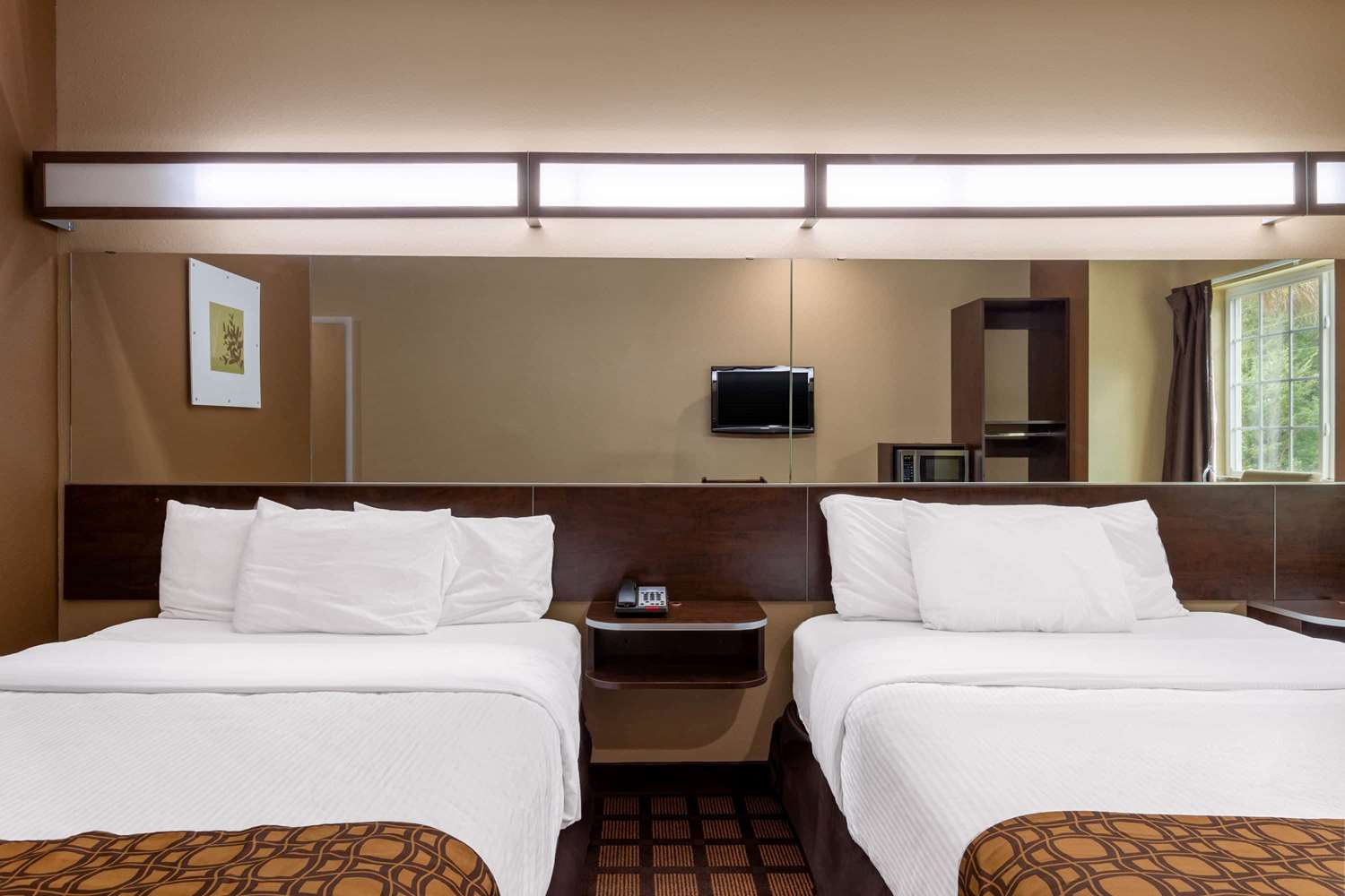Фото Microtel Inn & Suites by Wyndham Columbia/At Fort Jackson