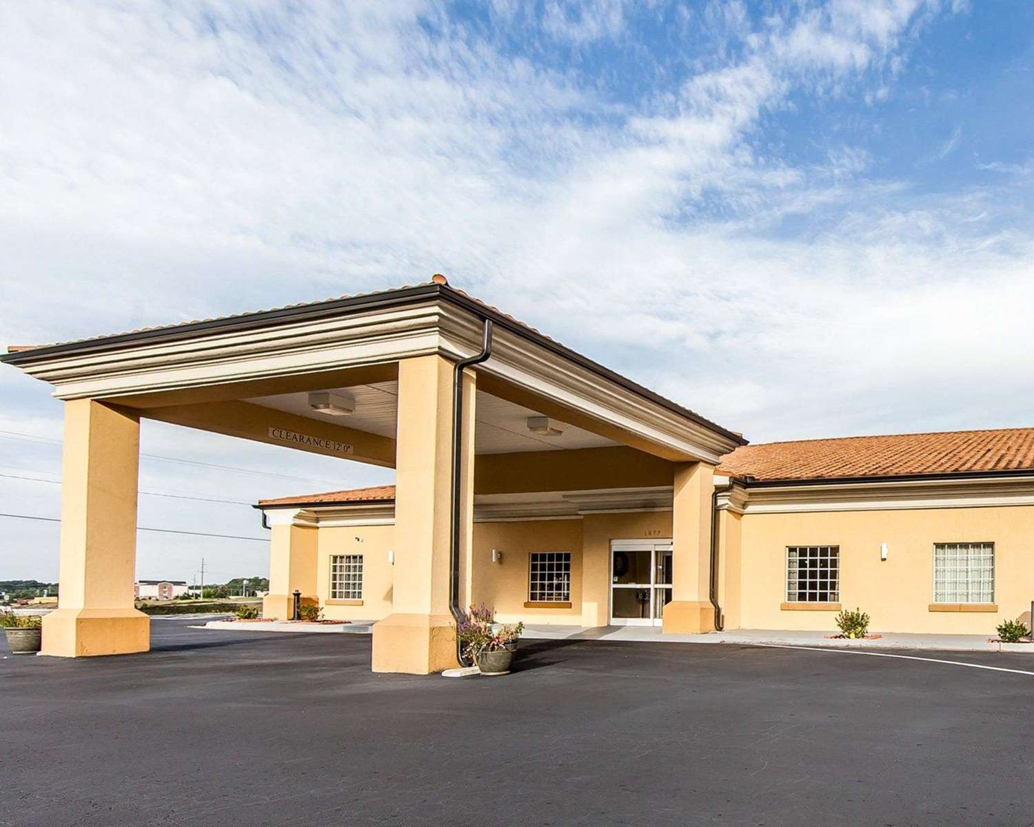 Фото Quality Inn & Suites