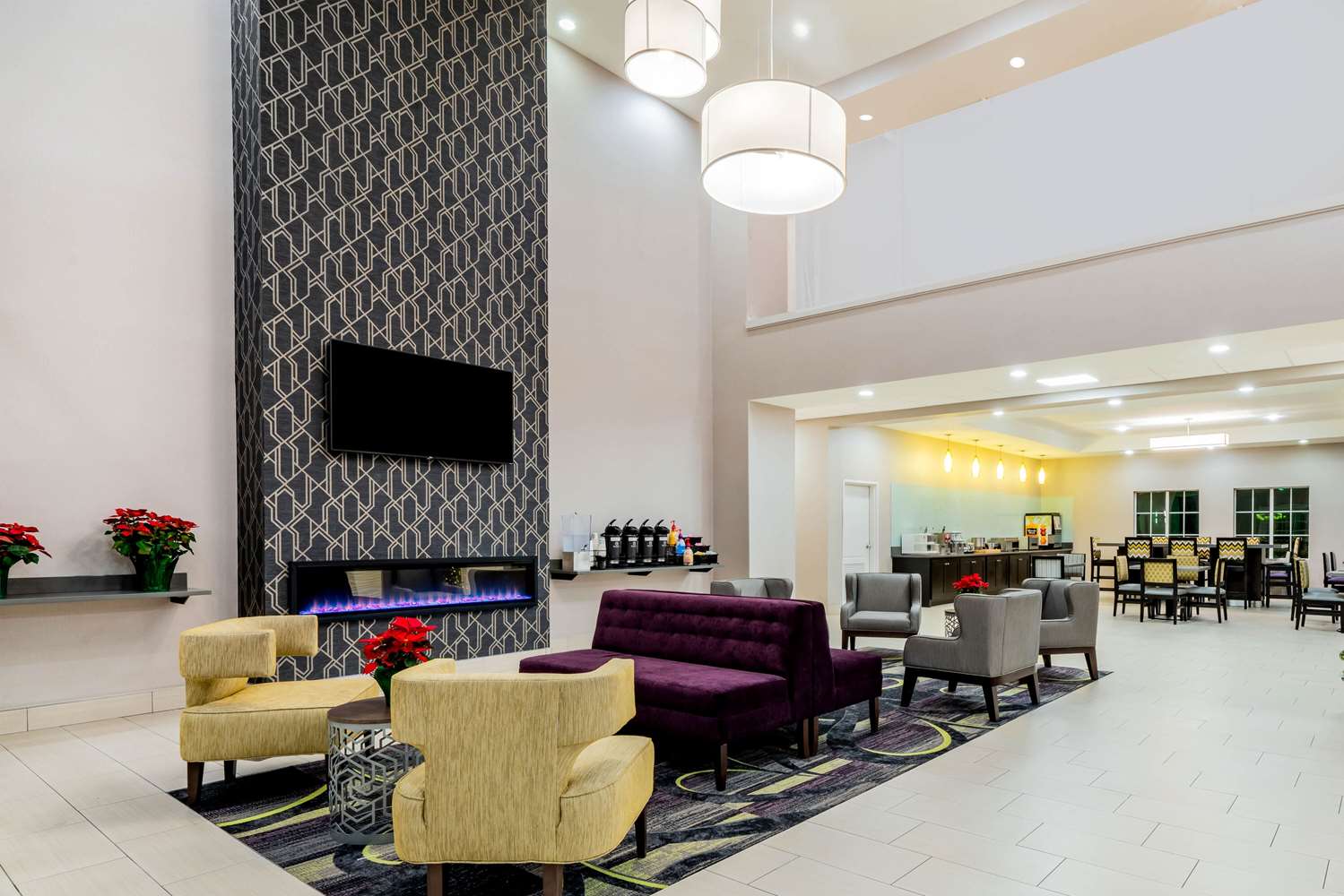 Фото La Quinta Inn & Suites by Wyndham Dfw Airport West Bedford