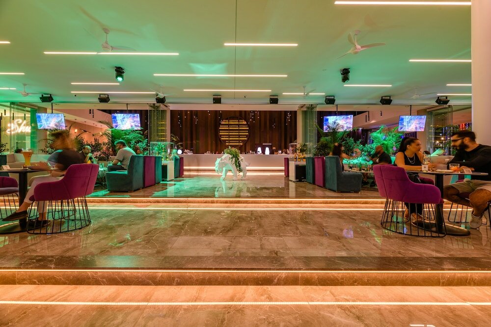 Фото Tasia Maris Seasons