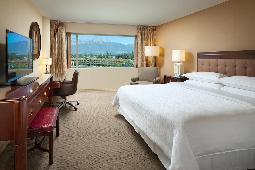 Фото Sheraton Ontario Airport Hotel