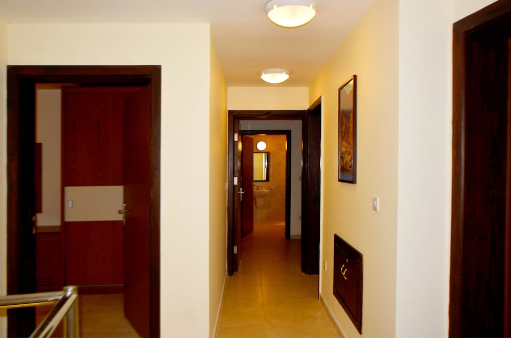 Фото Public Security Hotel & Chalets