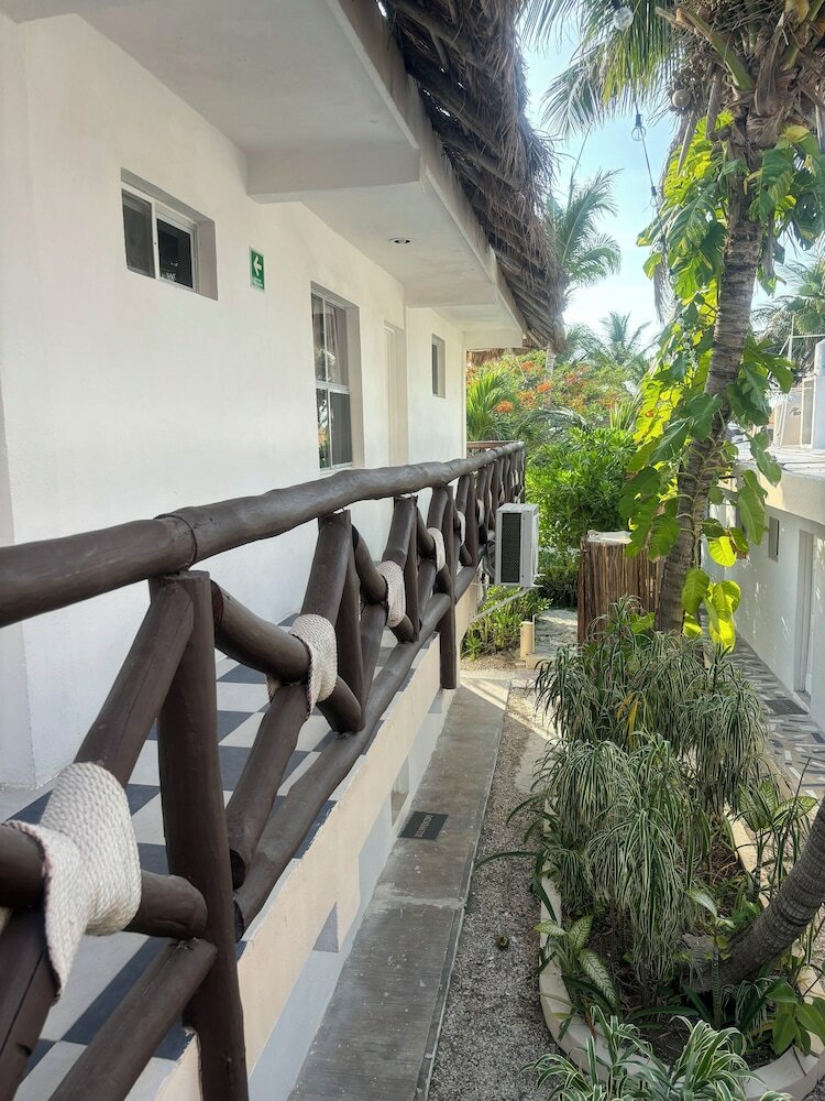 Фото La Diosa Kali Beach Front Hotel