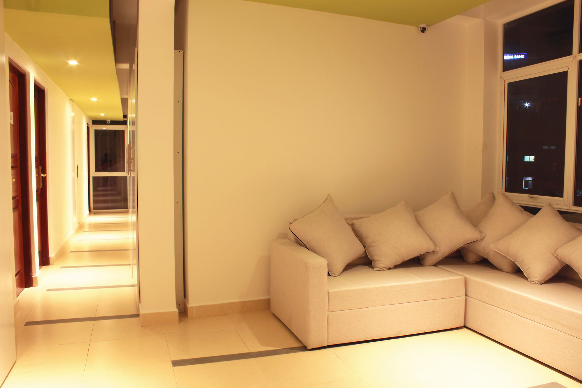 Фото Thilhara Days Inn