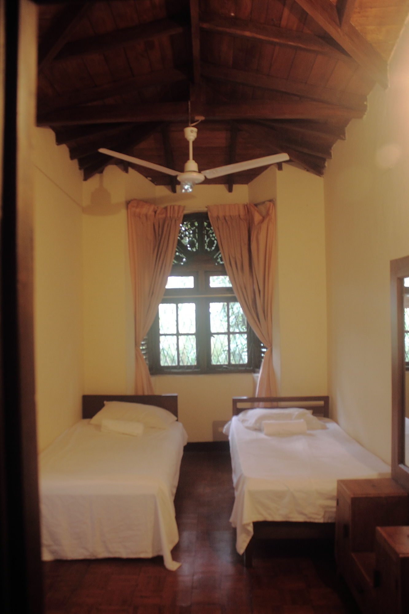 Фото Tree Breeze Inn