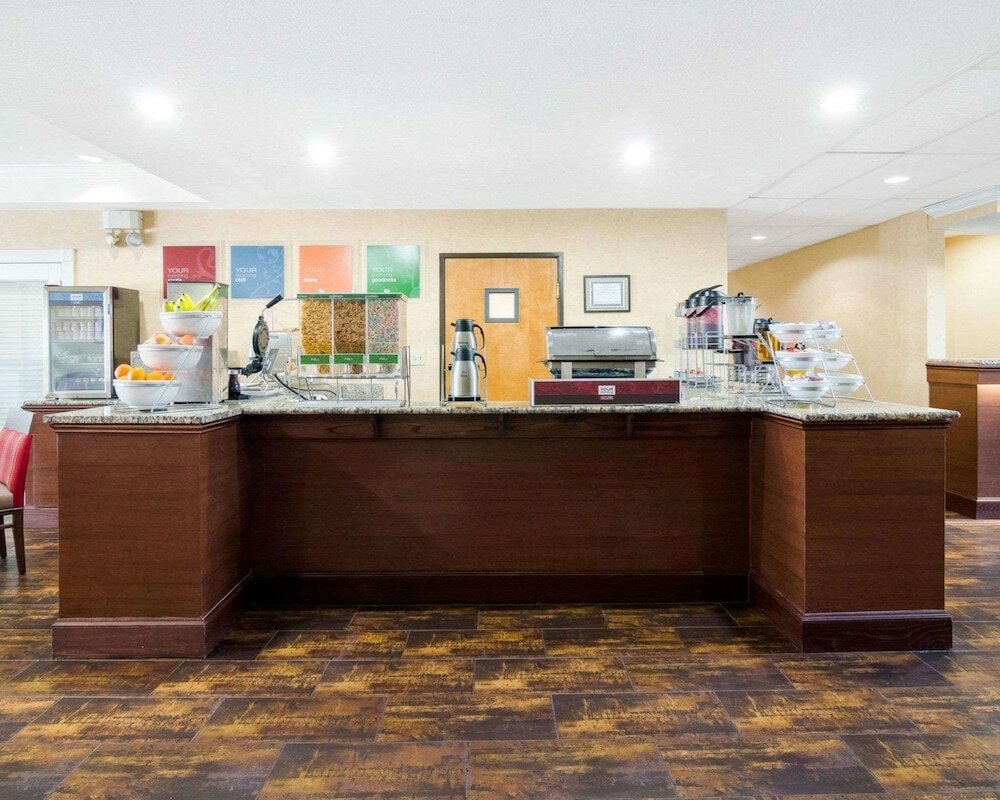 Фото Comfort Suites Las Colinas Center