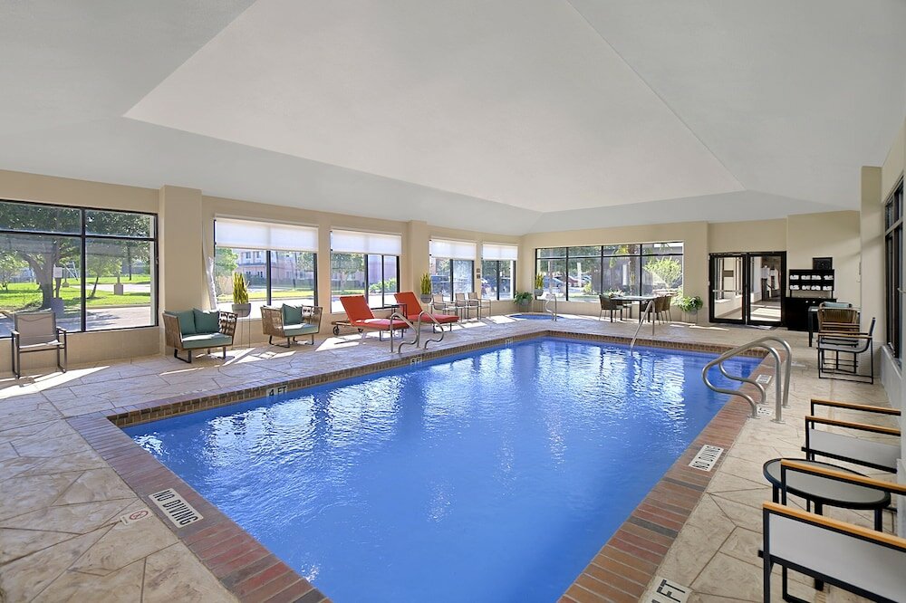 Фото Hampton Inn & Suites Houston-Cypress Station