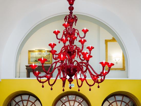 Фото The Ashbee Hotel