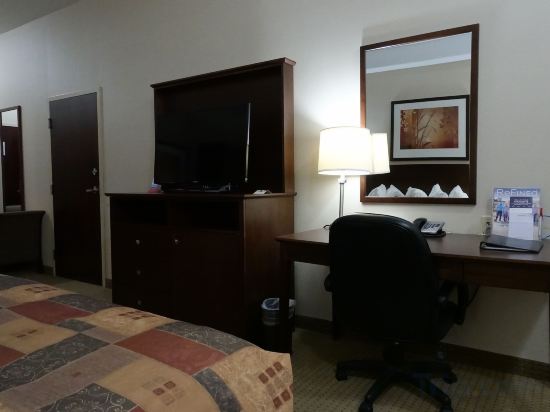 Фото Ramada by Wyndham Weyburn