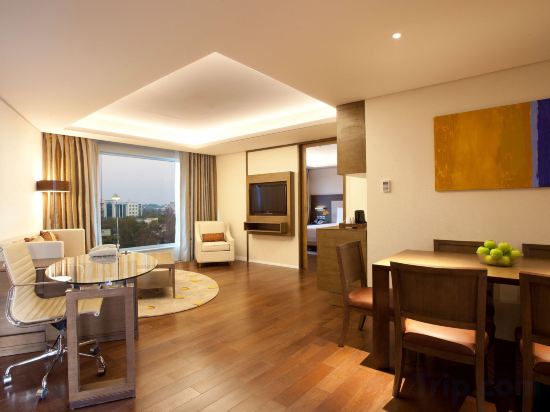 Фото Courtyard by Marriott Bhopal