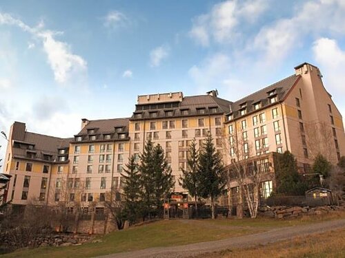 Внешний вид отеля Fairmont Tremblant в Мон-Трембланте, фото 3