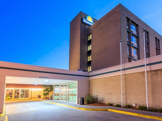 Фото Days Hotel & Conference Center by Wyndham Danville