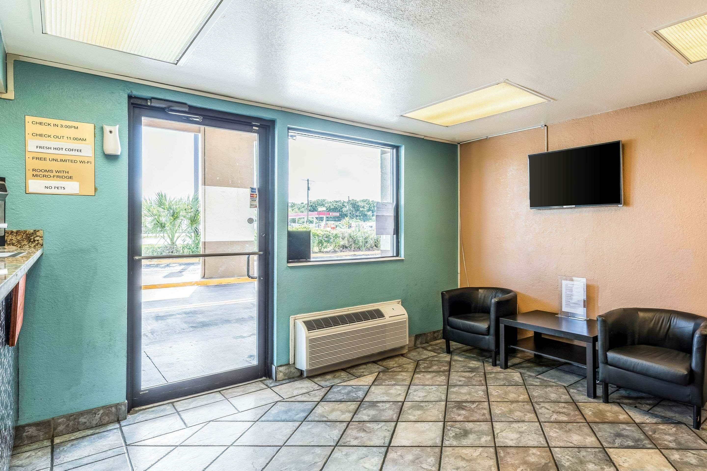 Фото Rodeway Inn Fairgrounds - Casino