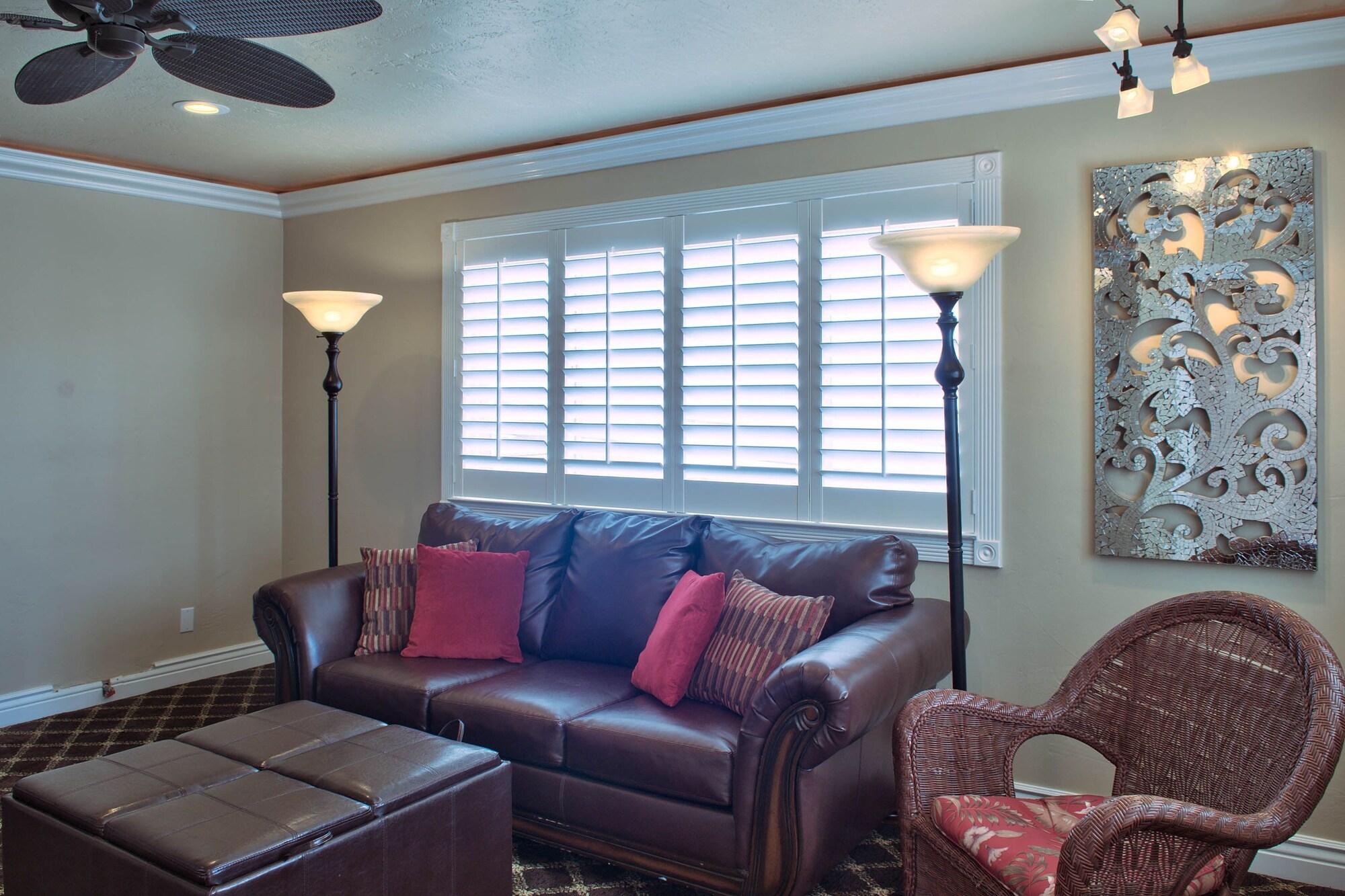 Фото Lovers Point Inn