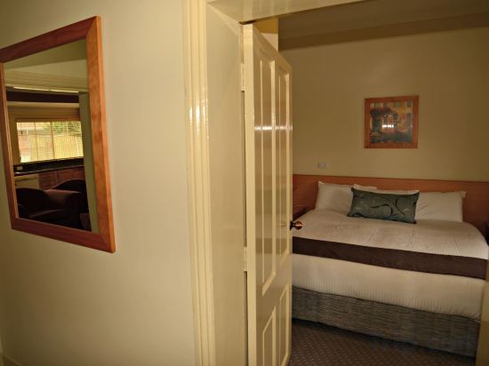 Фото Heritage Inn Bathurst