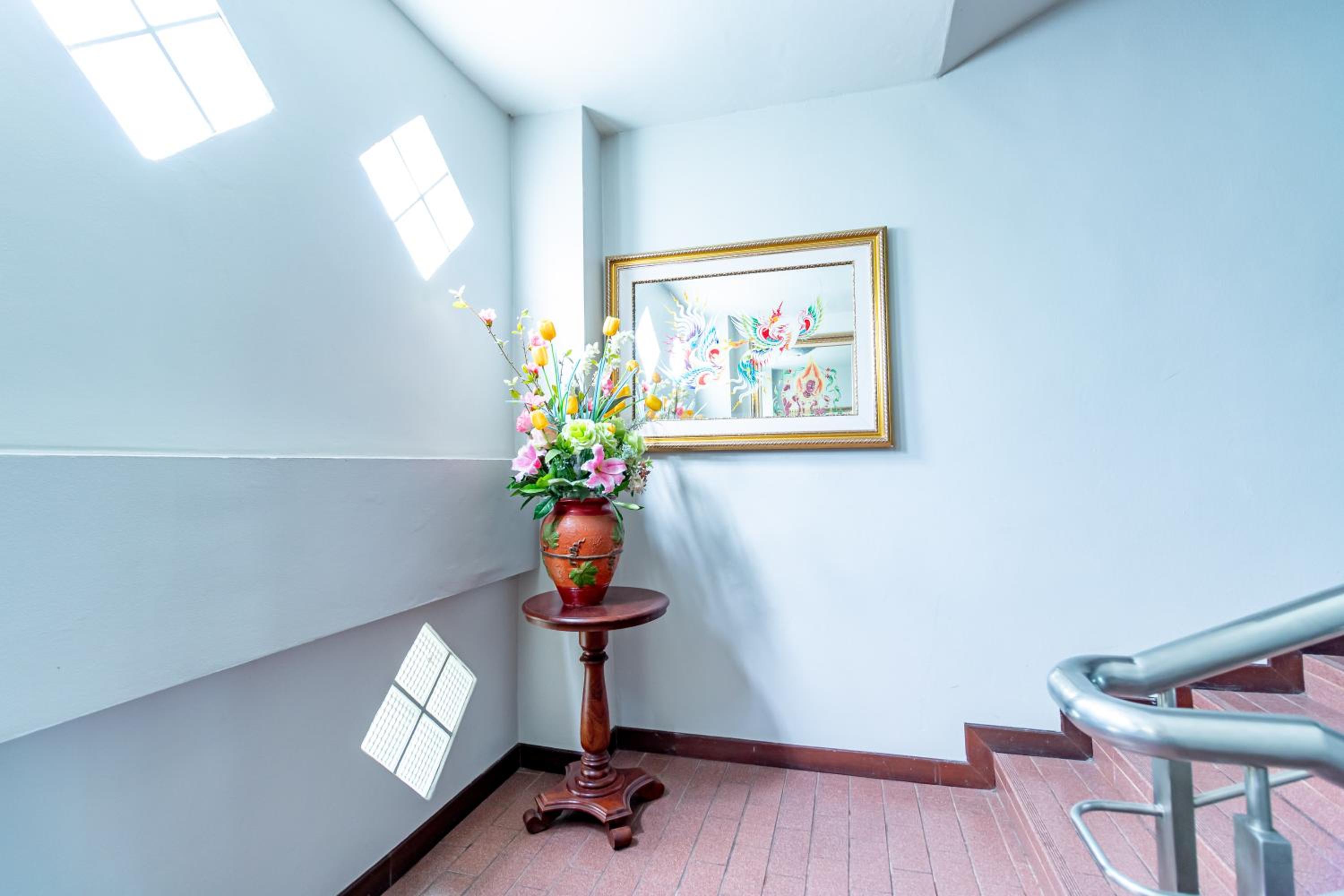 Фото Silver Gold Garden Suvarnabhumi Airport Hotel