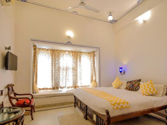 Фото Hotal Devraj Niwas on Lake Pichola Udaipur