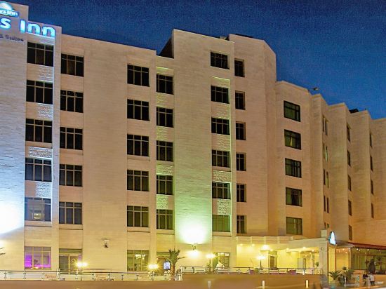 Фото Days Inn by Wyndham Hotel Suites Amman