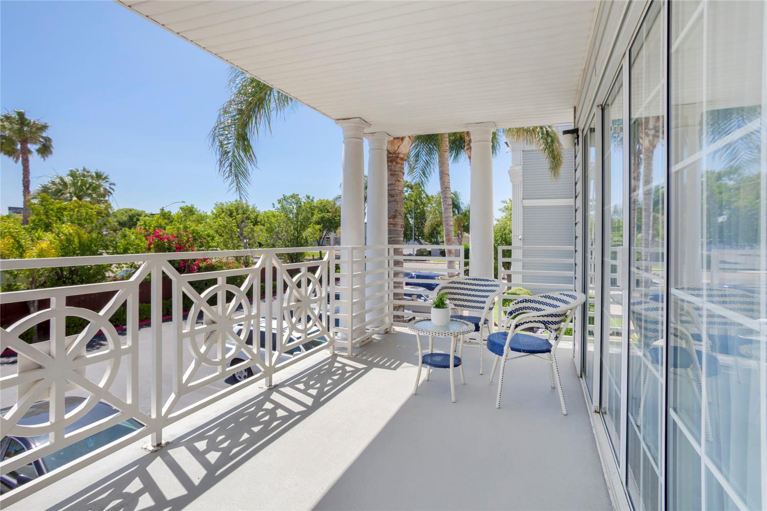 Фото Best Western Luxury Inn