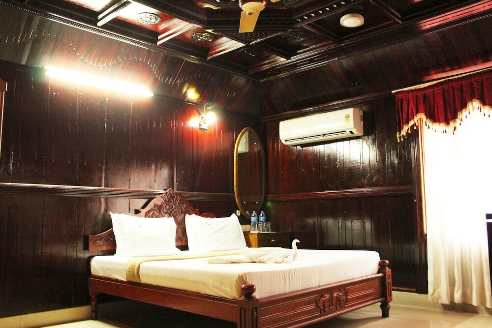 Фото Black Beach Resort