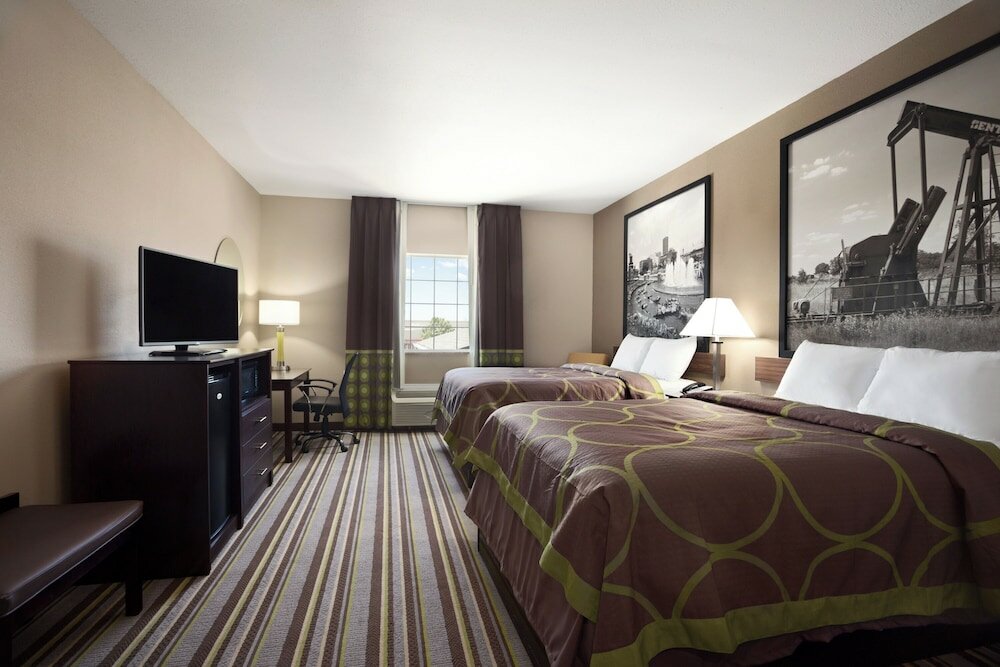 Фото Super 8 by Wyndham Bakersfield South Ca