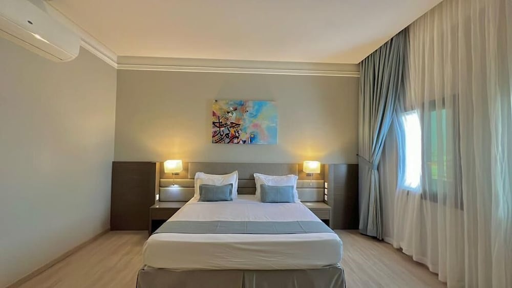 Фото Loren Suites Corniche