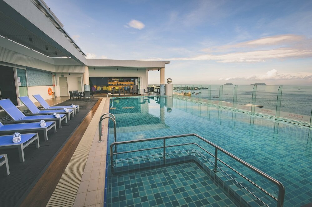 Фото Mercure Kota Kinabalu City Centre