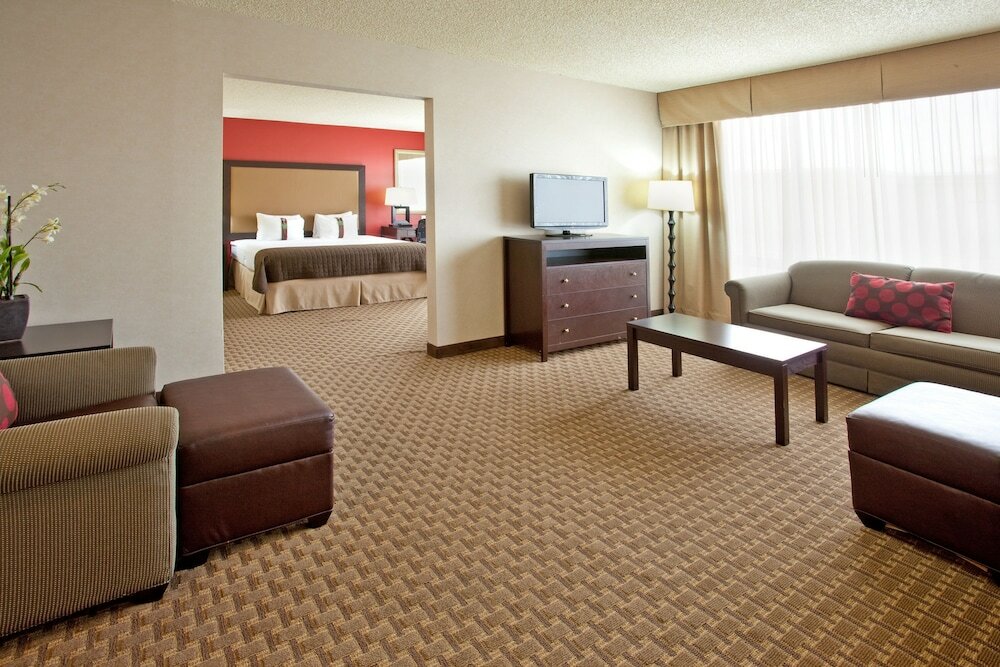 Фото Ramada by Wyndham Phoenix Midtown