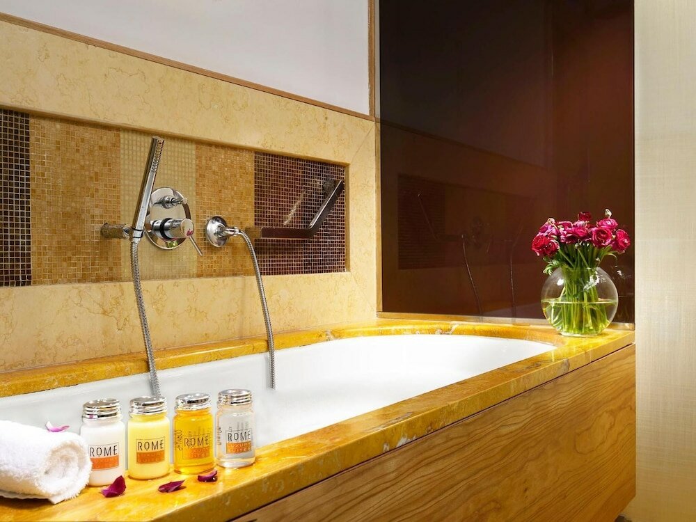 Фото Mario de' Fiori 37 Luxury Suites