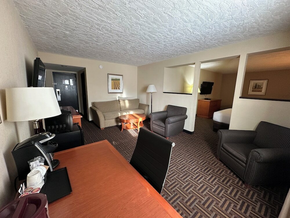 Фото Wyndham Garden Medicine Hat Conference Center