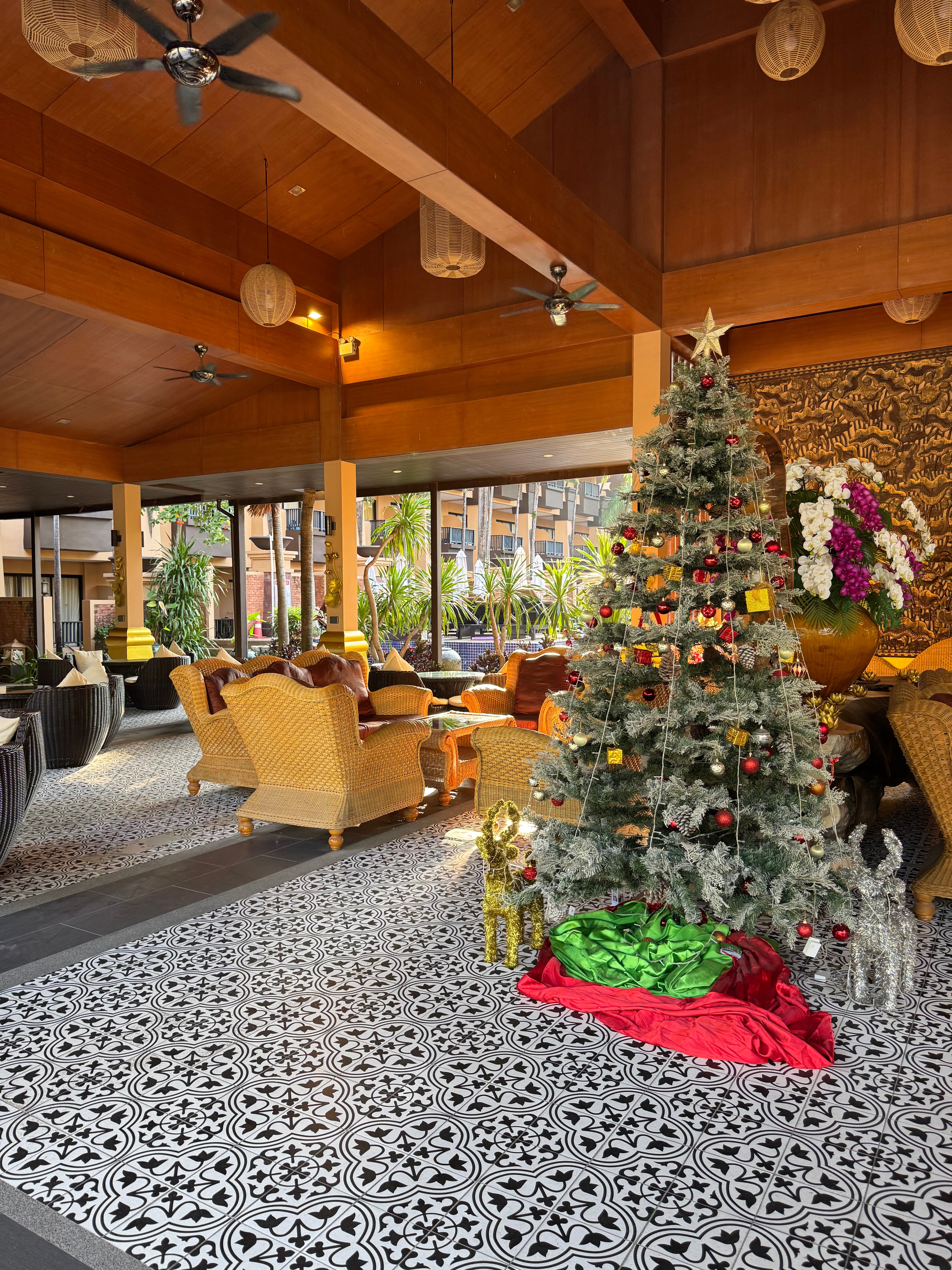 Фото Princess Kamala Beachfront Hotel