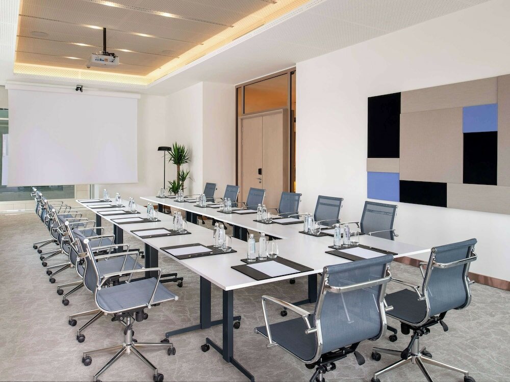 Фото Novotel Riyadh Sahafa