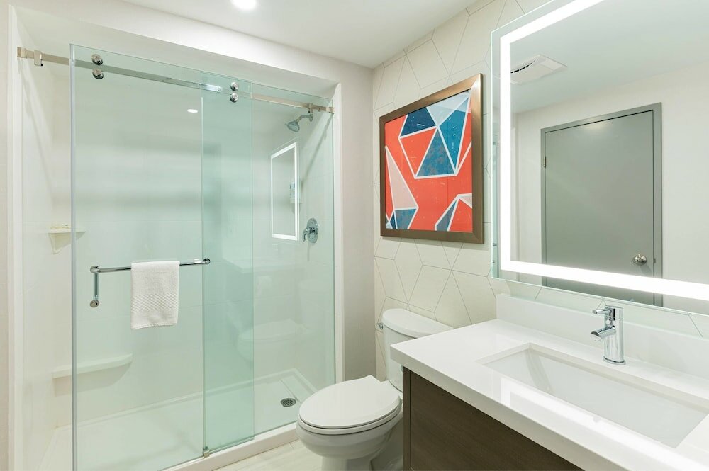 Фото Quality Suites London