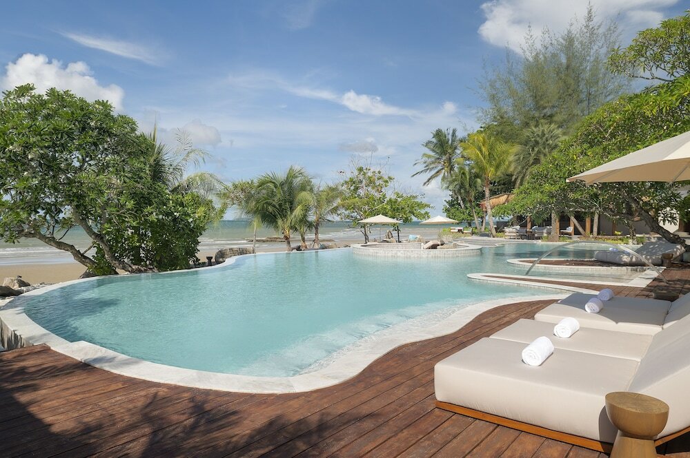 Фото Mercure Rayong Lomtalay Villas & Resort