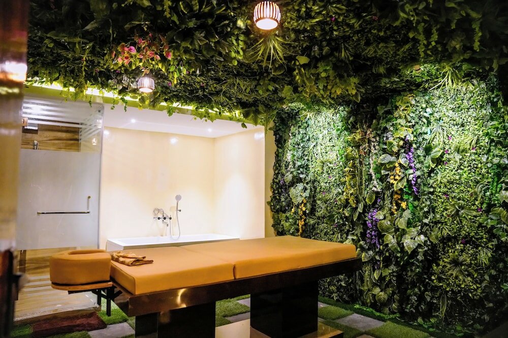 Фото Hotel Roopa