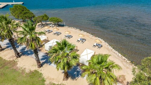 Гостиница Chillos Beach Hotel & Lounge в Орхание