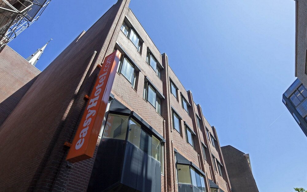 Фото EasyHotel The Hague City Centre