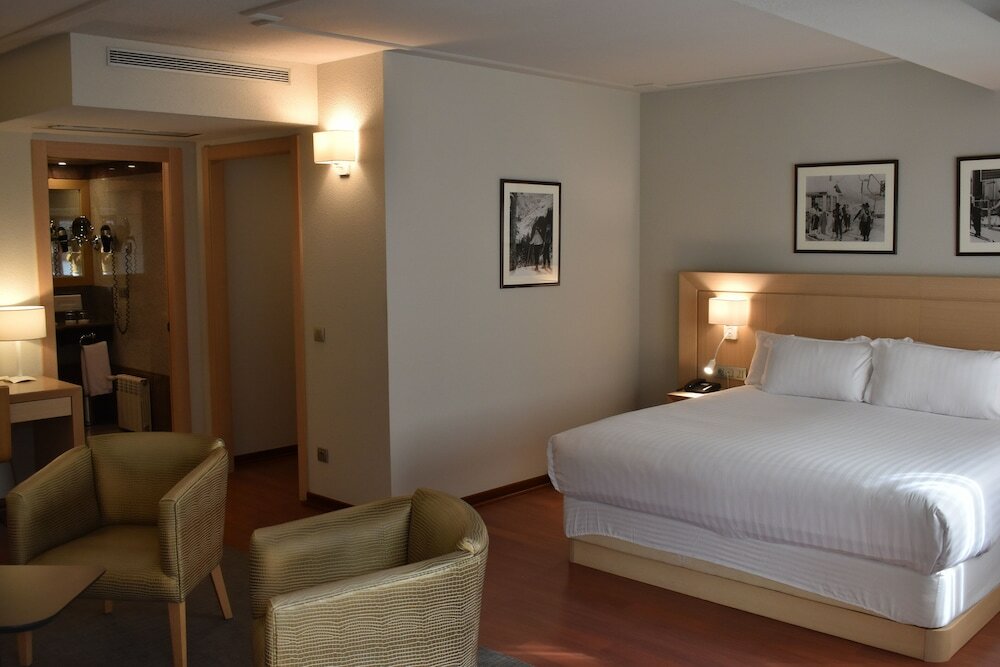 Фото Suites Plaza Hotel & Wellness Andorra