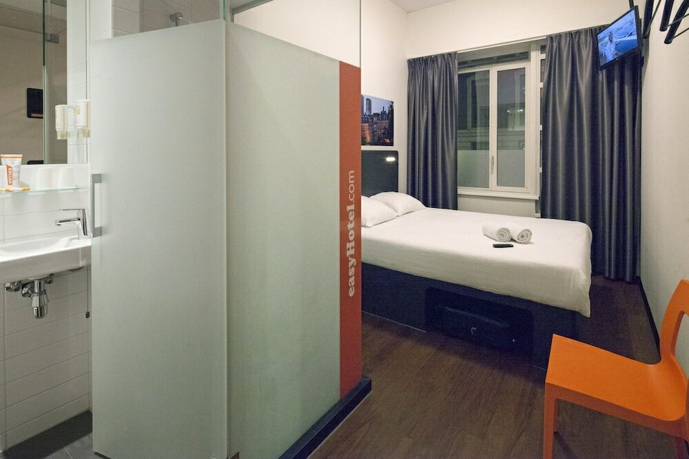 Фото EasyHotel The Hague City Centre