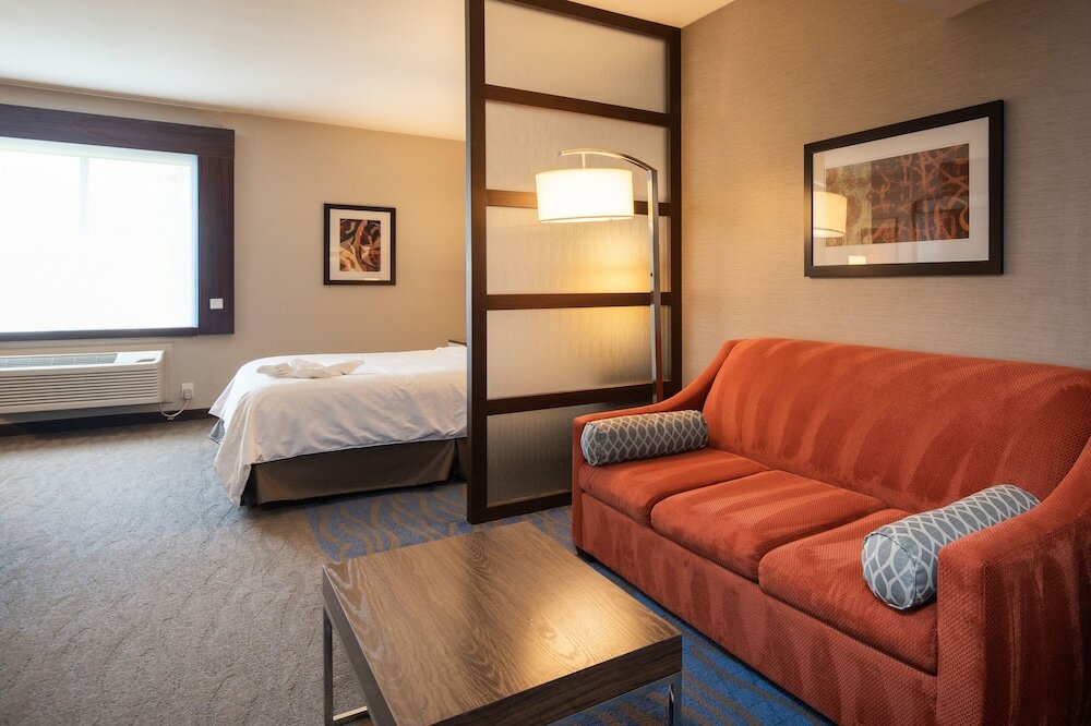 Фото Holiday Inn Express Redwood City-Central, an Ihg Hotel