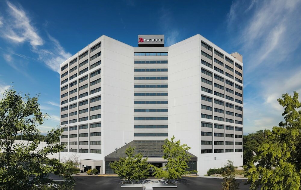 Фото Hilton Nashville Airport