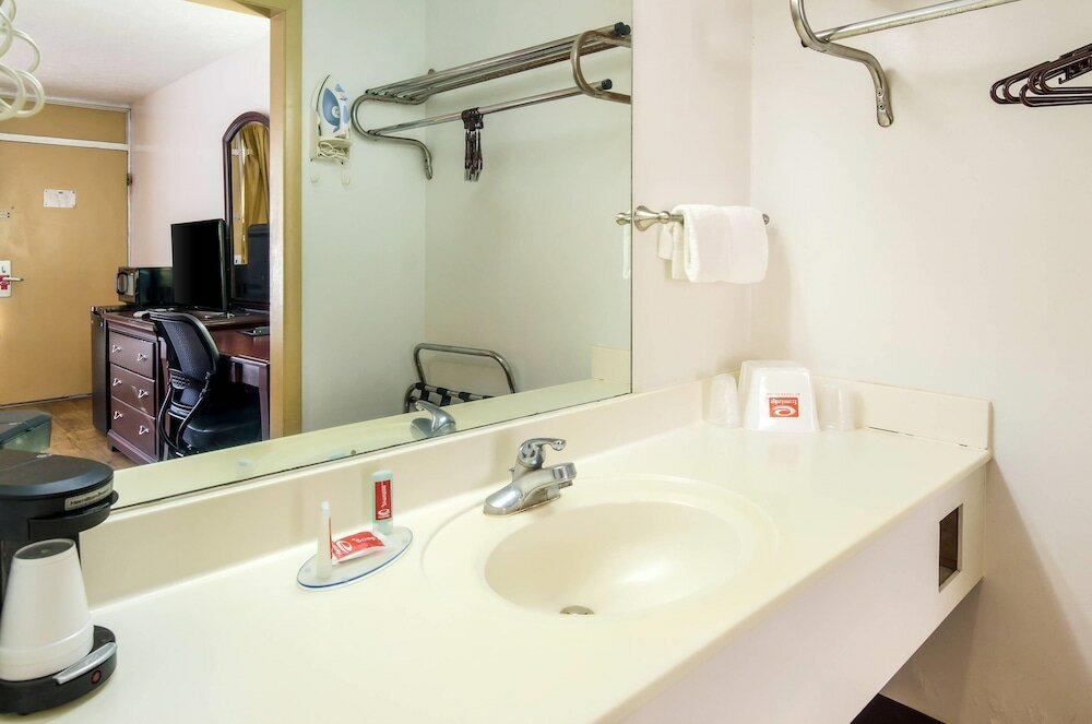 Фото Econo Lodge Marion I-81