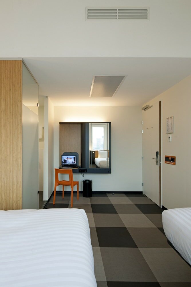 Фото EasyHotel Amsterdam Arena Boulevard