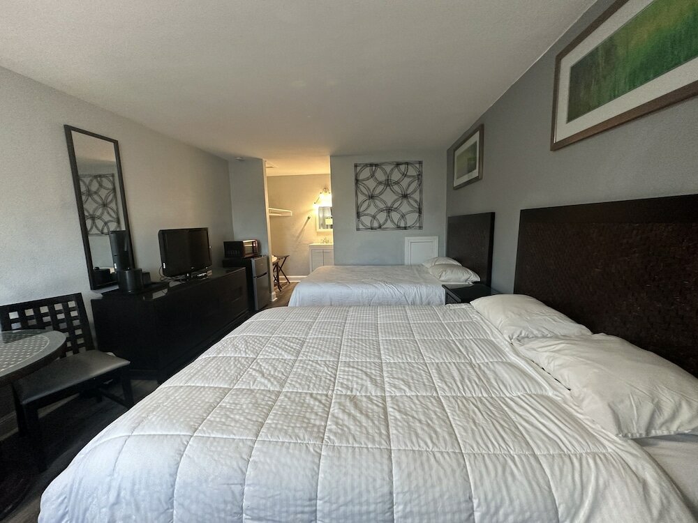 Фото Courtland Inn Motel