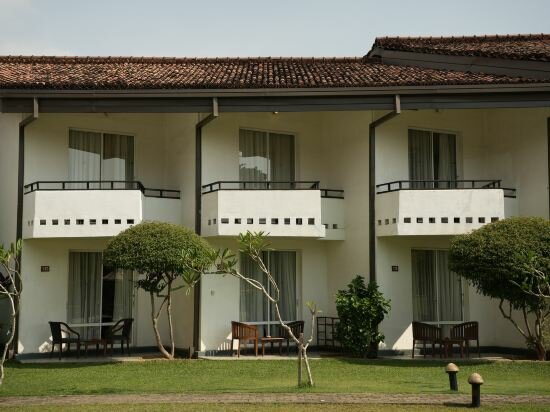 Фото Hibiscus Beach Hotel & Villas