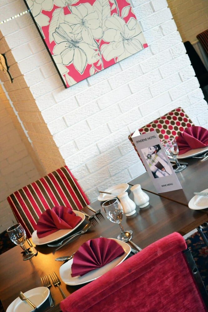 Фото Lyndene Hotel