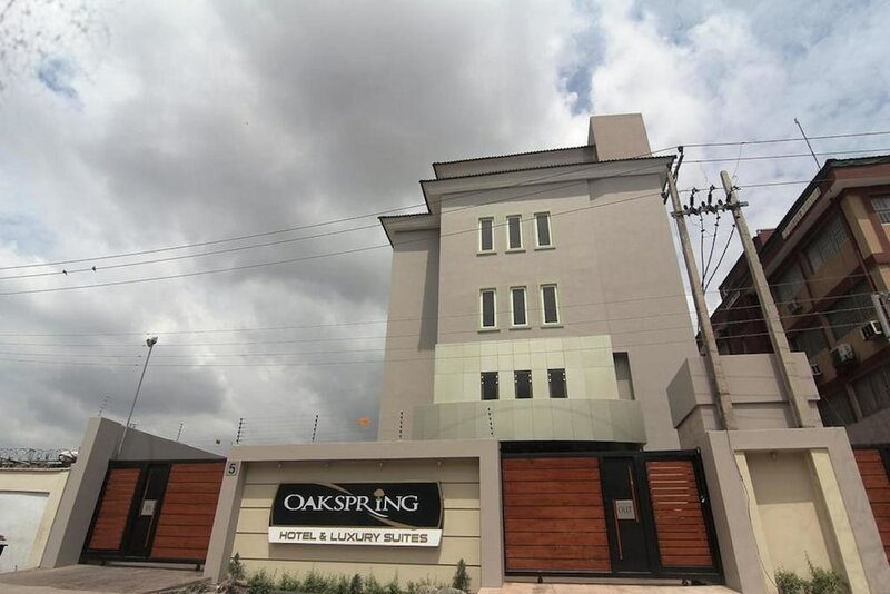 Гостиница Oakspring Hotel & Luxury Suites в Лагосе