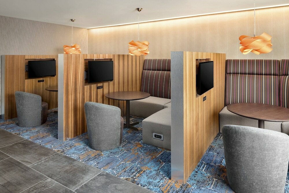 Фото Courtyard by Marriott Seattle Northgate