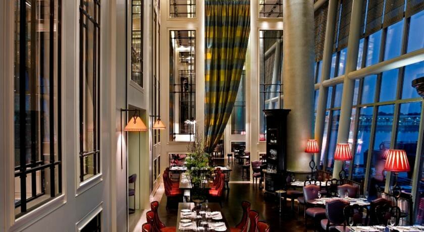 Фото Fullerton Bay